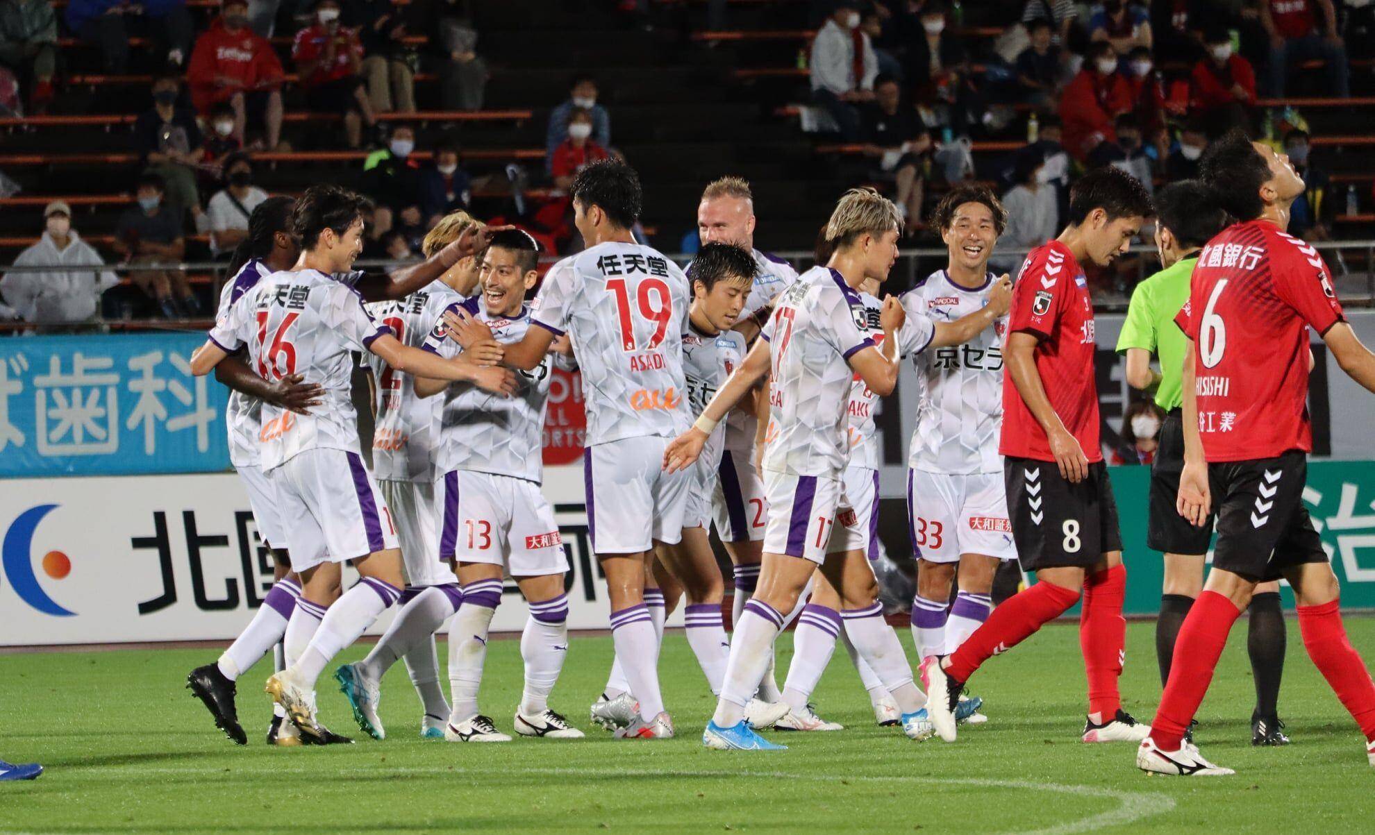 三亿官方入口 -从JackeyLove爆冷击败日本队到犹他爵士转会期状态回暖,圣安东尼奥马刺集结日临场应变的简单介绍