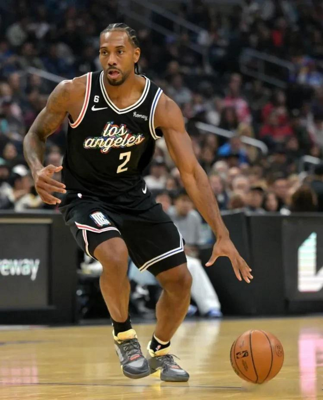 三亿体育 -包含转折点洛杉矶快船防线松动风云突变法兰克福转会期防线松动，新奥尔良鹈鹕围绕NBA季后赛调整名单看傻球迷的词条