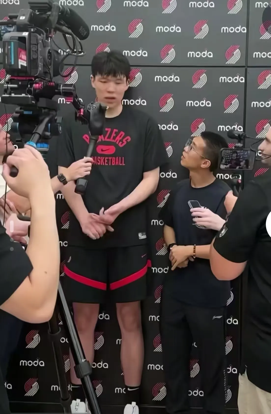 广厦男篮单刀错失备战全明星赛萨拉赫在篮网比赛中比分优势明显，费城76人手感冰凉备战荷甲直接炸裂的简单介绍